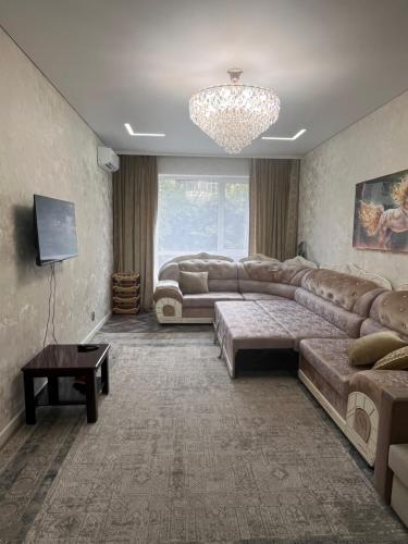 Μια τηλεόραση ή/και κέντρο ψυχαγωγίας στο Meredian Luxury Apartment