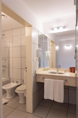 Un baño de Global Hotel