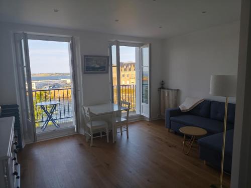 Vue mer et la plage à pied à 1 minute !