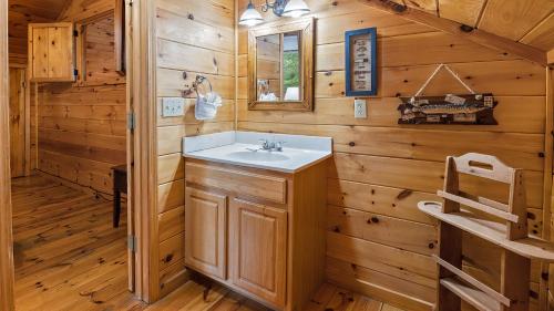 Koupelna v ubytování Pot O Gold by American Patriot Getaways