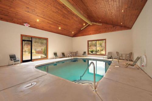 Smoky Mountain Escape by American Patriot Getaways photo 10