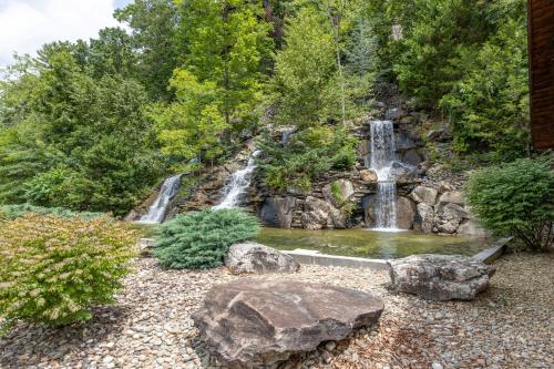 Smoky Mountain Escape by American Patriot Getaways photo 19