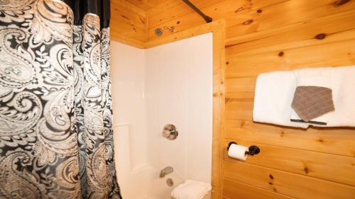 Smoky Mountain Escape by American Patriot Getaways photo 27