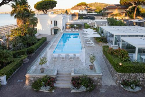 Бассейн в Villa Maria Teresa Boutique Hotel или поблизости