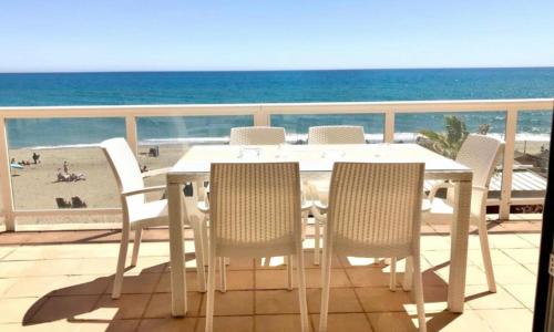 BEACHFRONT APARTMENT In MIJAS COSTA
