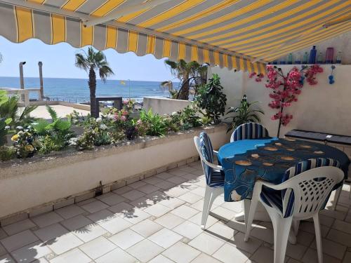 Apartamento-Primera línea playa-La Mata-Alicante