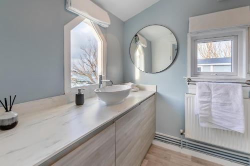 Phòng tắm tại Trewollas Beach Cottage - Sennen