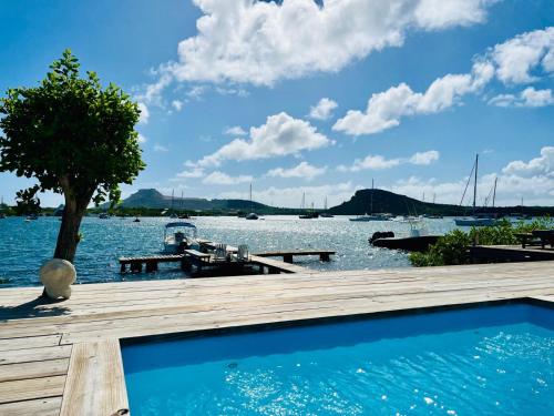 Waterfront Villa on Spanish water near Janthiel