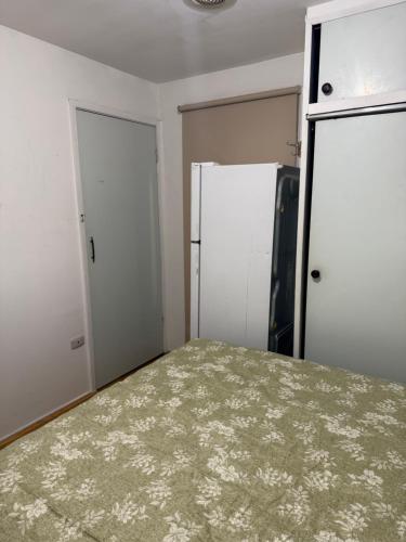 Katil atau katil-katil dalam bilik di Springvale Couple Room for Rent