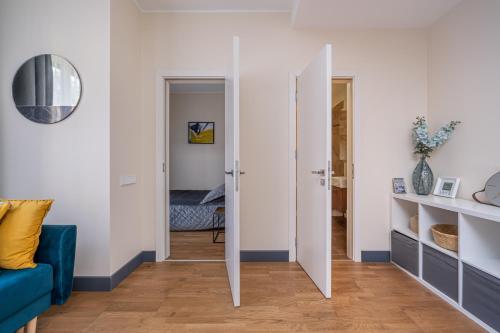 Voodi või voodid majutusasutuse Forest view front line apartment on Dzintaru prospekts toas