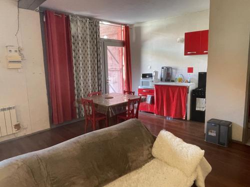Gallery image of Grand studio et jolies chambres à louer in Passins