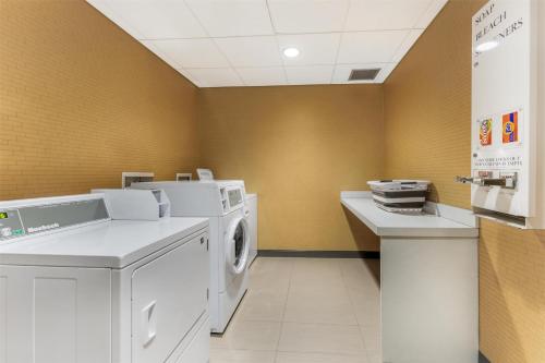 SteubenvilleにあるBest Western Plus Franciscan Square Inn & Suites Steubenvilleのギャラリーの写真