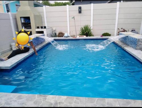 Kolam renang di atau dekat dengan Ewanges holiday home