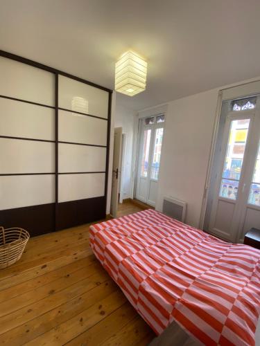 Postel nebo postele na pokoji v ubytování Appartement Toulouse centre T2