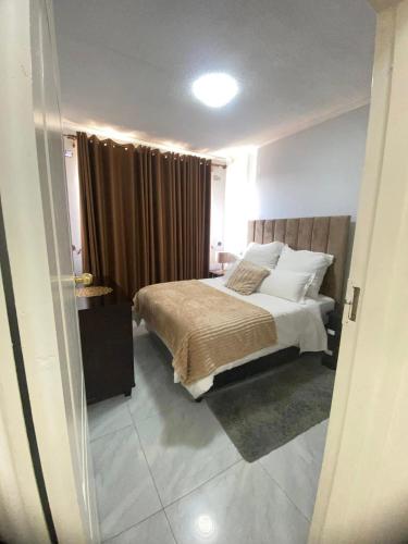 Katil atau katil-katil dalam bilik di Mansions Flat