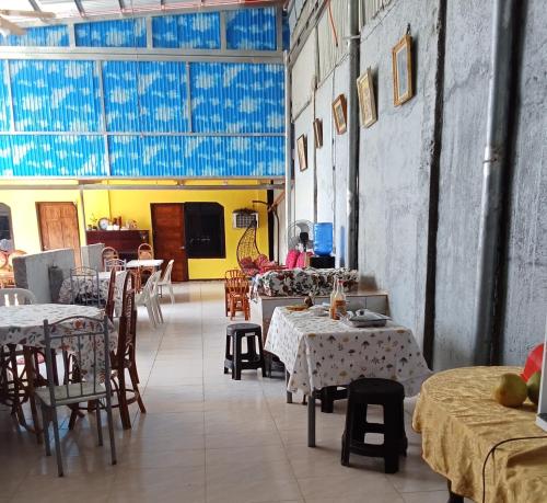 Χώρος καθιστικού στο MARI-GOLD Travelers Inn