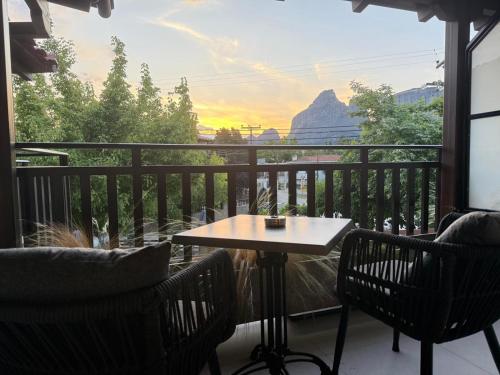 Polyzos Luxury Suites Meteora #6 - Adults Friendly