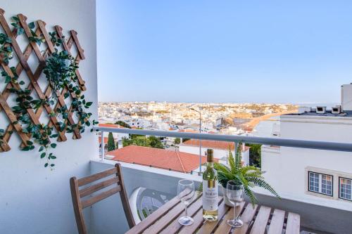 Stunning Ocean View Apt Beach 200mt AC Pool