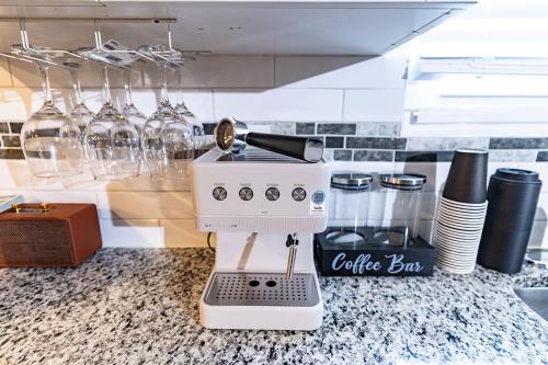 Dapur atau dapur kecil di Hudson Haven-Near NYC Transit