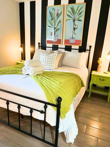 Luxury 4BR, Sleeps 12, Heated Pool, Near Universal Studios photo 6