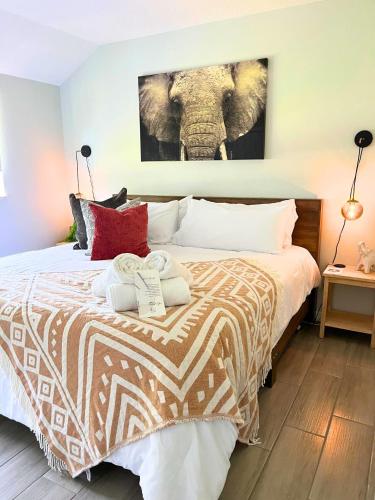Luxury 4BR, Sleeps 12, Heated Pool, Near Universal Studios photo 3