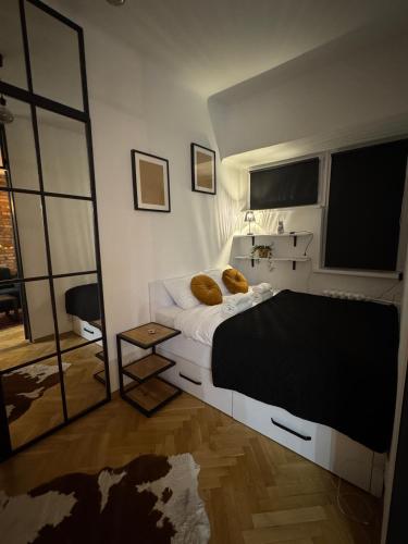 Central Warsaw 2 Room Flat