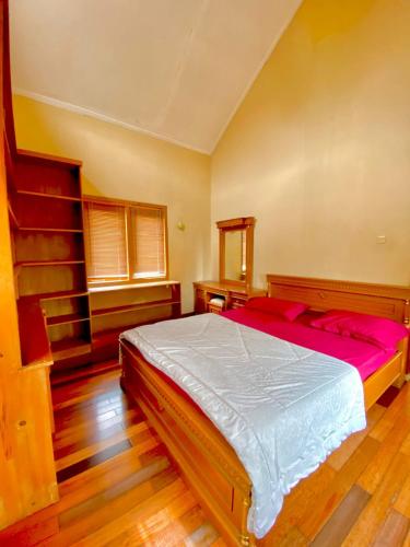 Gallery image of VILLA AQILA 7 KAMAR By ANDI TOUR in Sampal 2