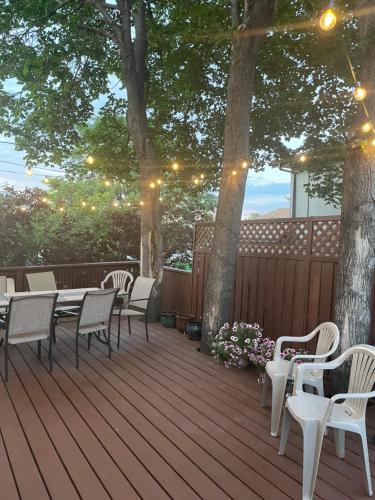 Φωτογραφία από το άλμπουμ του Sunny and Spacious, Hottub, Piano, Guitars, Fenced Yard, Pets Welcome, LGBT Friendly σε Westminster