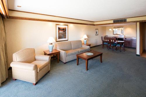 Zona de estar de Red Lion Hotel Pendleton