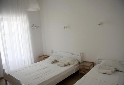 Gallery image of Armadoros Hotel / Ios Backpackers in Ios Chora