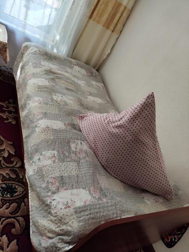Posezení v ubytování Arslanbob guest house Mamajanov