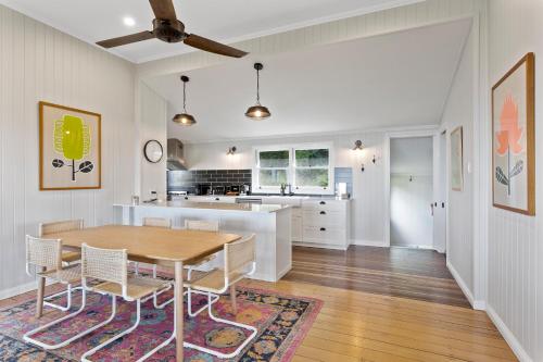 Η κουζίνα ή μικρή κουζίνα στο The Quince Cottage - 2 Bedrooms