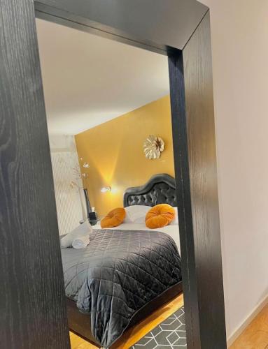 Postel nebo postele na pokoji v ubytování Luxury Loft Duplex Penthouse Of 190m2 & Free Parking !