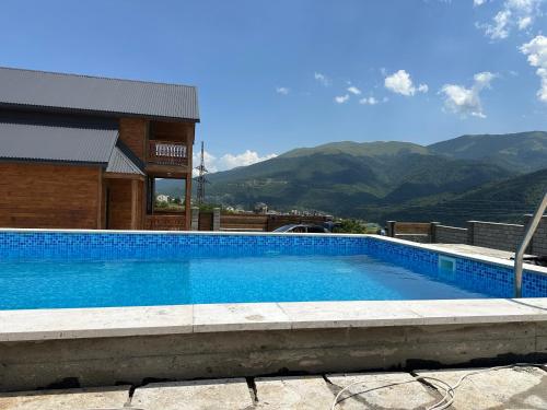 Saralanj family hause