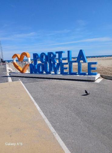 a sign that says fort a morgue on the side of a road at Chez Eugénia & Frédéric in Port-la-Nouvelle