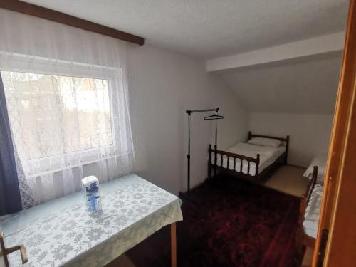 Ένα ή περισσότερα κρεβάτια σε δωμάτιο στο House Crkvina