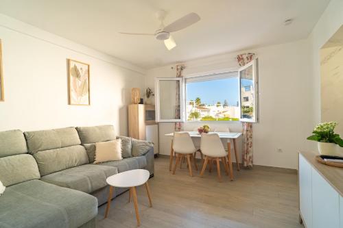 Apartamento entero con solárium en Sabinillas, con piscina y al lado del Puerto de la Duquesa