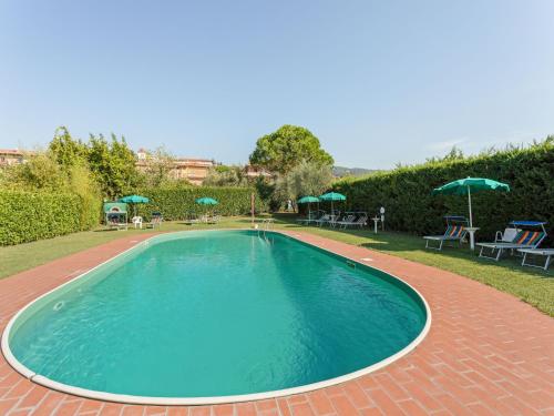 Πισίνα στο ή κοντά στο Elegant apartment on Lake Trasimeno