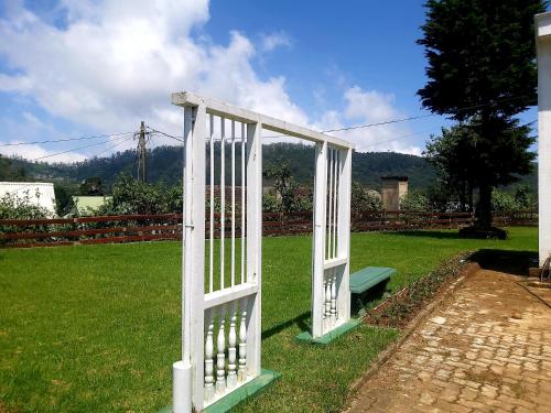 Κήπος έξω από το The Hill Cliff Bunglow