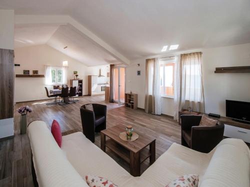 Modern Apartment in Starigrad Paklenica with Barbecue