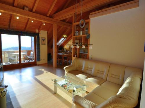 Ruang duduk di Holiday home with panoramic view and every convenience - spa