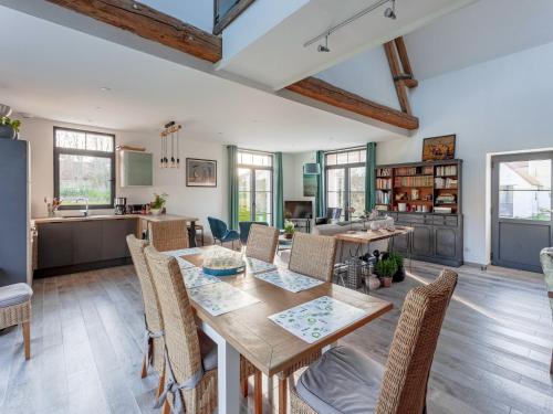 Kuchyň nebo kuchyňský kout v ubytování Holiday Home in Escalles near Cap Blanc Nez