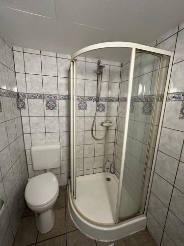Ένα μπάνιο στο Privat Studio mit Doppelbett