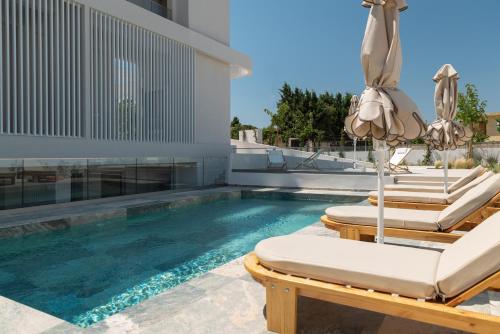 Piscina en o cerca de FOS Luxury Suites