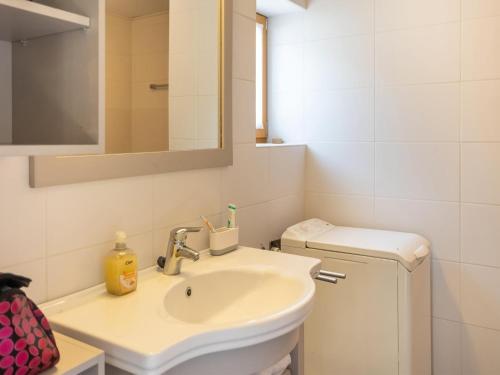 Ein Badezimmer in der Unterkunft Chalet in Rangersdorf near Ski Slopes
