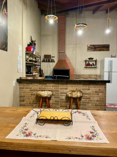 Dapur atau dapur kecil di Casa Rústica com piscina