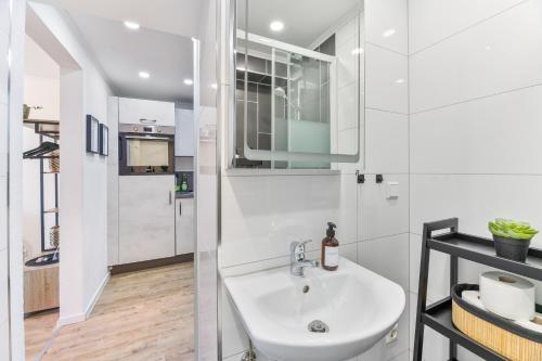 Ένα μπάνιο στο H5 303, Kingsize Bett, Netflix, Balkon, Pool