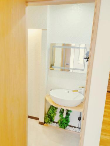 Pine House 6 minutes by train to Ikebukuro 11 minutes to Shinjuku Convenient access to Ueno by train