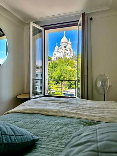 Unique View of Sacre Coeur!