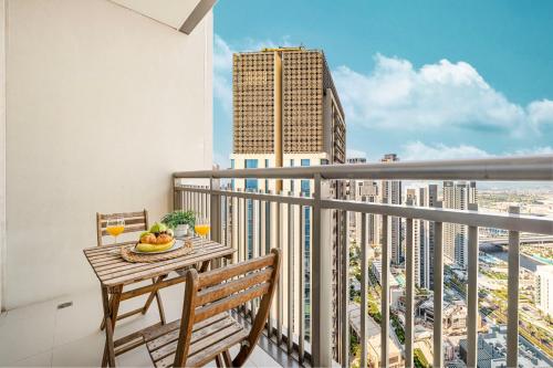 Modern Creekside 1BR Near Dubai Mall & Downtown